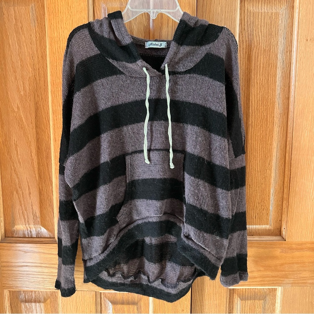 Aiden Y Sweater Hoodie